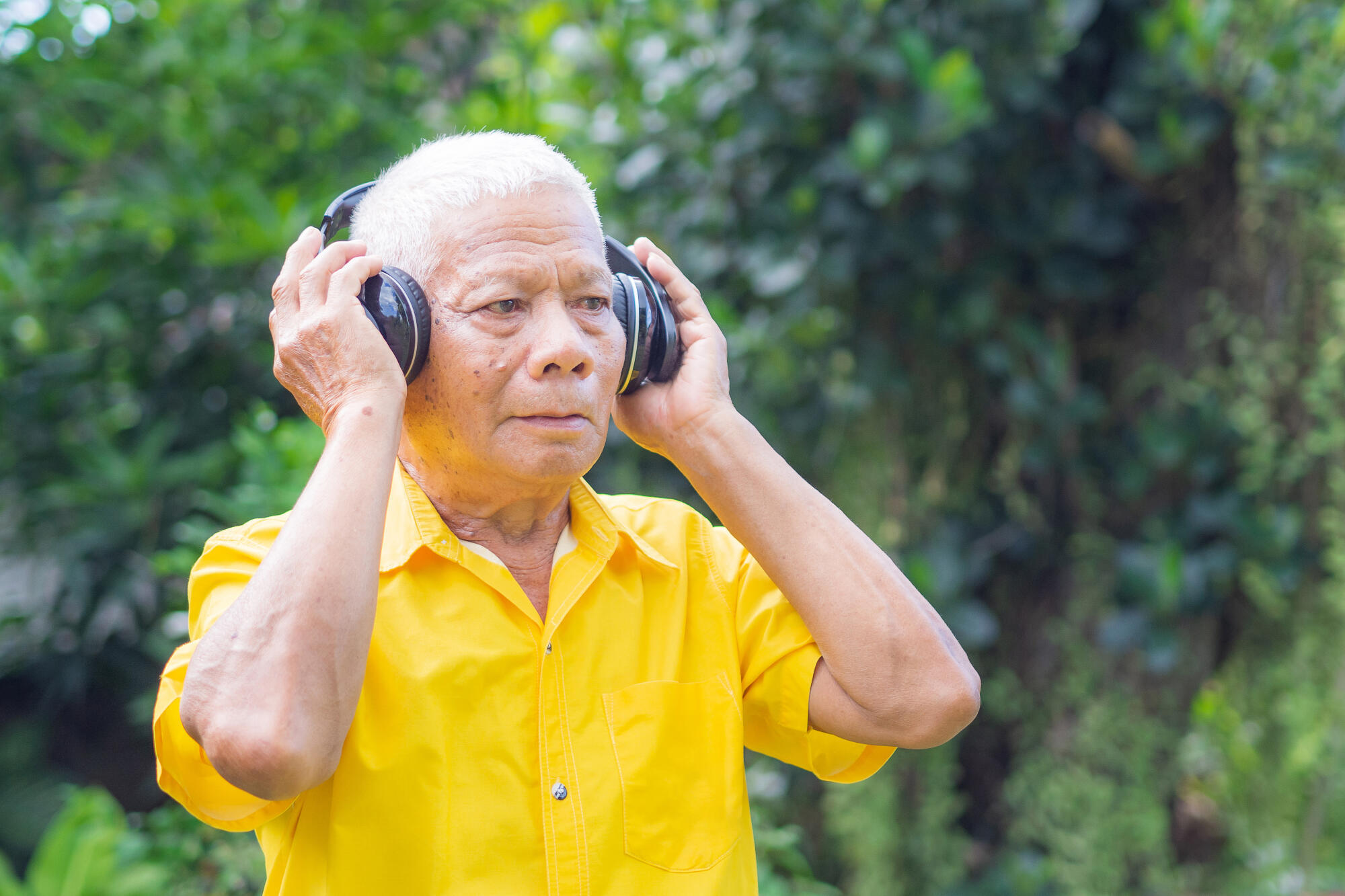 Assisted Living Athens: How Sensory-Based Activities May Support Brain Health